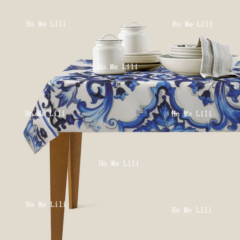 Blue And White Classic Floral Curves Tablecloth