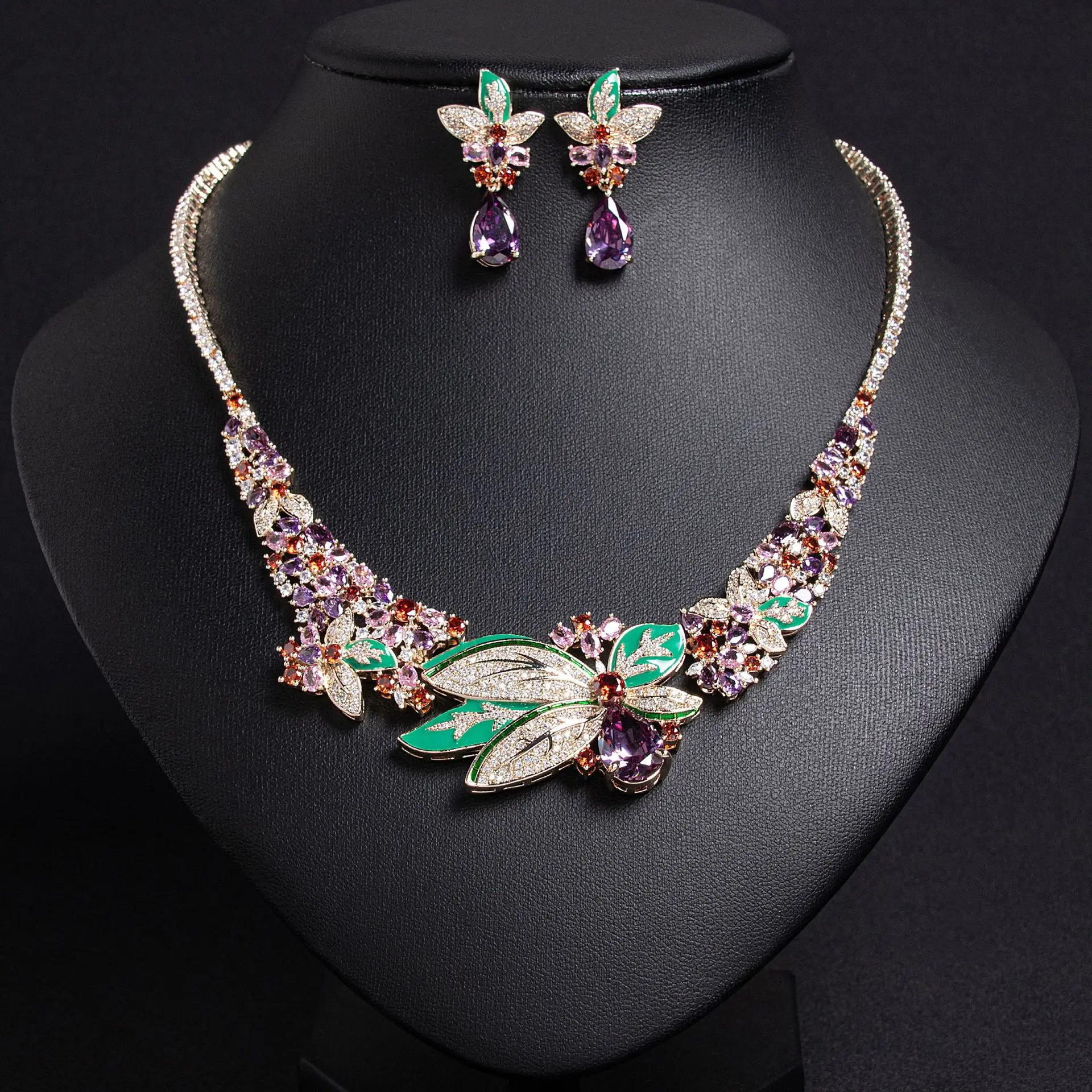 

Jewelry set necklace New fashion light luxury high-end set ins style personalized three-dimensional flower earrings necklace