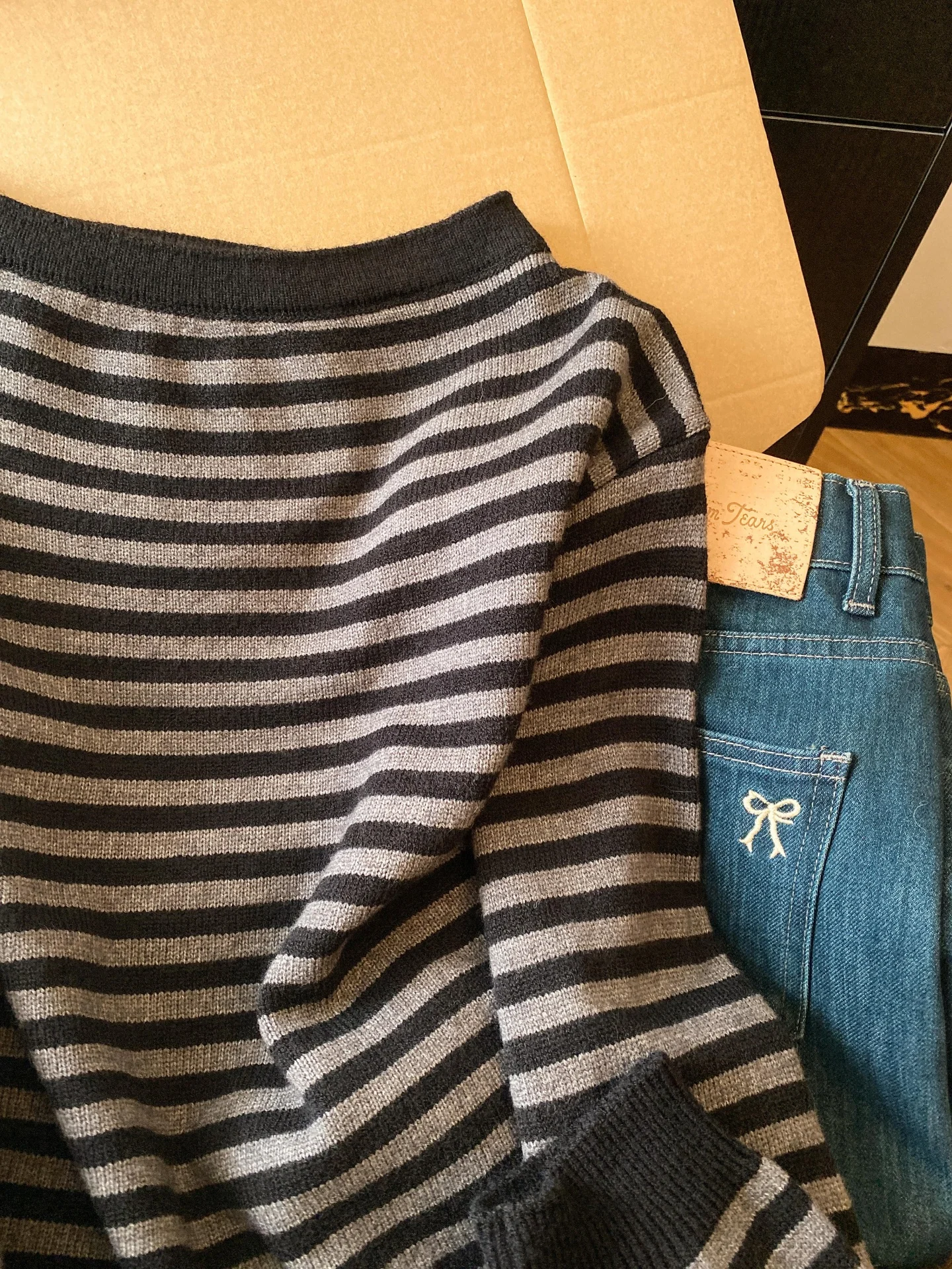 

Женская трикотажная футболка Long Sve, повседневная полосатая цветная блузка с плечом, внутренняя одежда, корейская версия, прямой крой