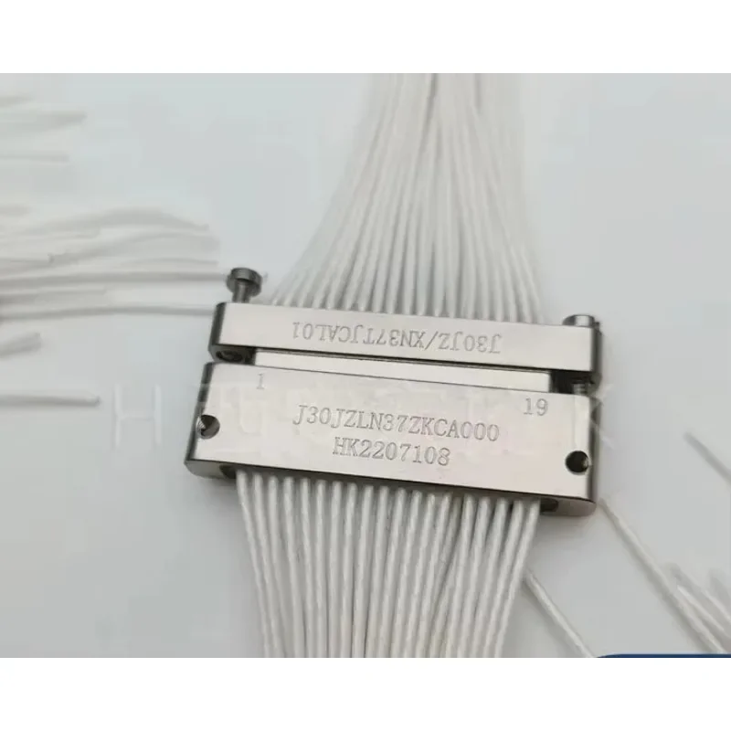 

Разъем J30JZ J30JZ/XN37TJCAL01 J30JZN37ZKCA000 37, ядро