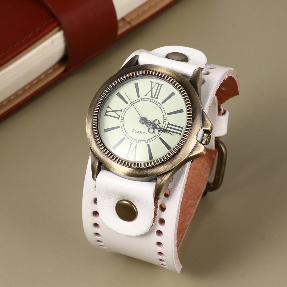 

Yardenfun 1PC Strap Wristwatch for Men Women Silver Retro Digital Casual Watch