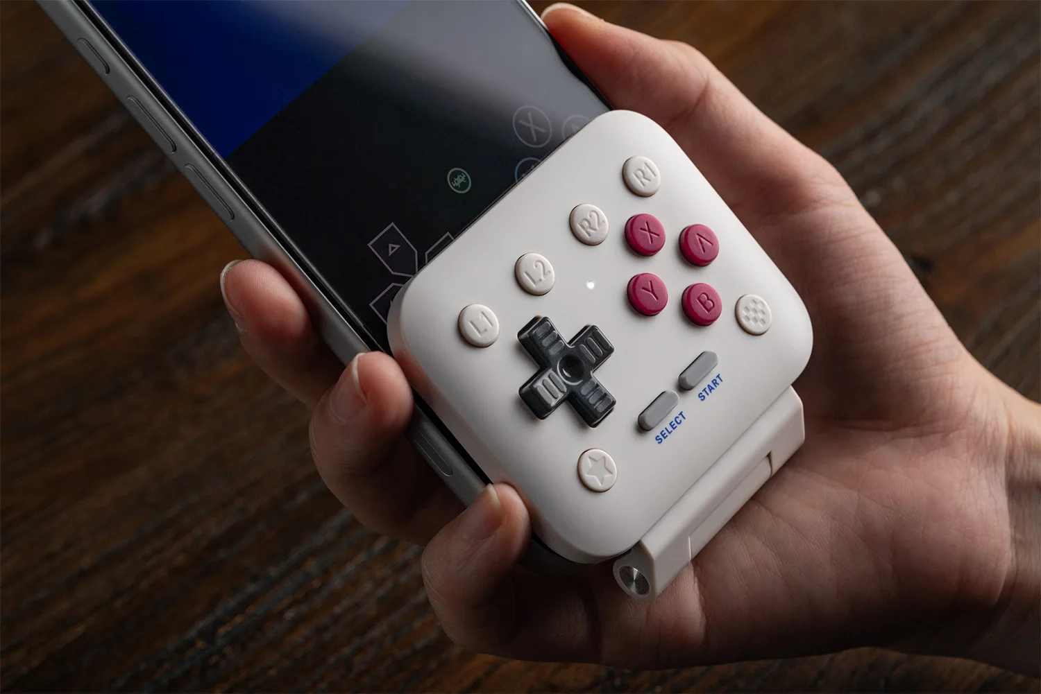 8BitDo FlipPad USB-C Wired Mobile Gamepad Flip-Style Vertical Gaming Controller Retro D-Pad ABXY 4 Shoulder Buttons for iOS