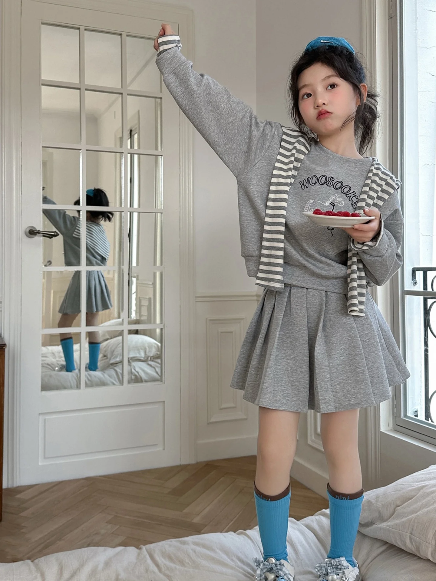 nuovo-arrivo-primaverile-completo-per-bambine-con-felpa-stampata-e-gonna-set-due-pezzi-traspirante-e-ad-asciugatura-rapida