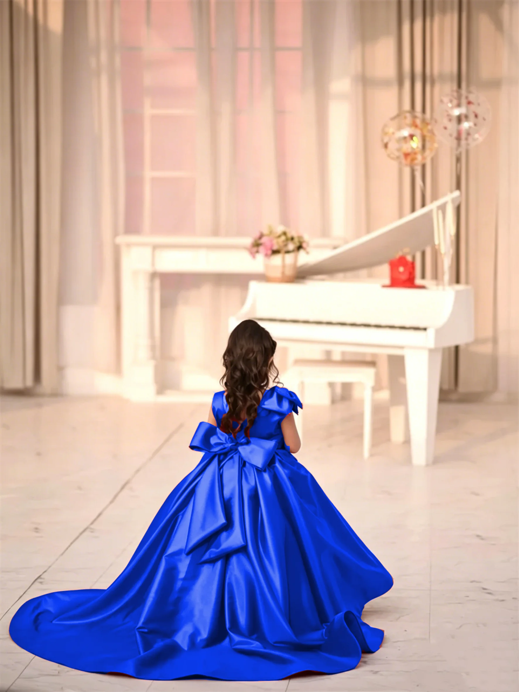 Königsblaue Blumenmädchen-Hochzeitspartykleider, O-Ausschnitt, Schleife am Rücken, ärmellos, bodenlang, Geburtstagskleid für Mädchen, individuell gestaltet