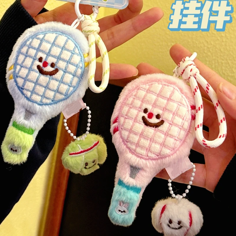 Niedlicher Tennisschläger-Plüschtier-Schlüsselanhänger, Rucksack-Dekoration für Mädchen, Auto-Anhänger für Jungen, Puppendekoration, Weihnachts- und Geburtstagsgeschenk