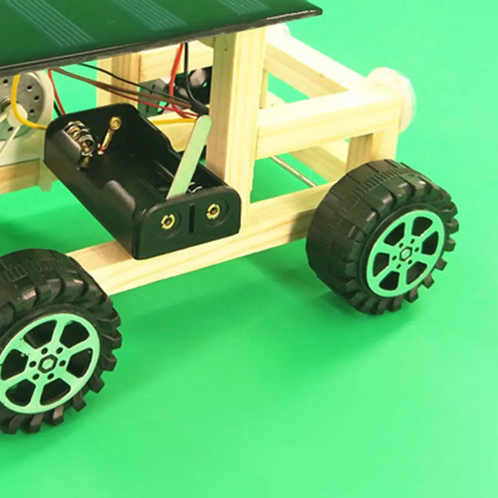 

DIY Wooden Solar Powered Car Assembly Kit Creative Educational Science Experiment Gift for Kids Students DIY Handmade Solar Car