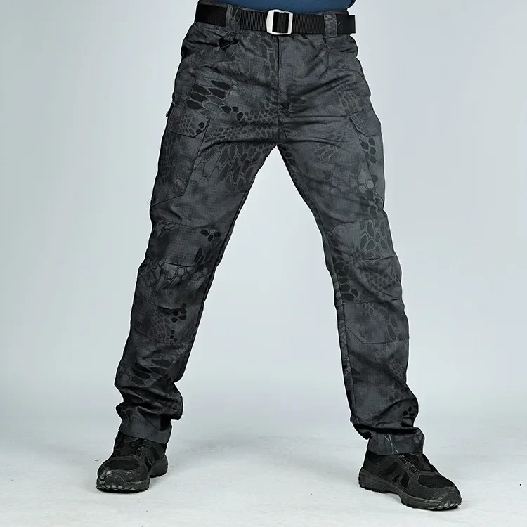 Spodnie taktyczne IX7 spodnie męskie kamuflażowe spodnie treningowe na świeżym powietrzu z wieloma kieszeniami jesienne i zimowe spodnie alpinistyczne