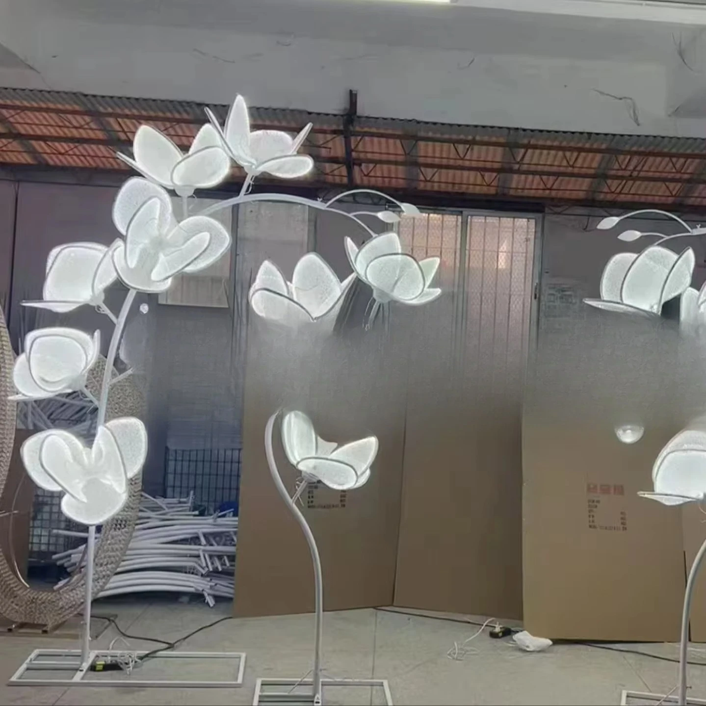 

Источник питания переменного тока Светоизлучающий диод Бабочки Цветочные огни Свадебные арки Представчающие вечеринки и дорожные направляющие