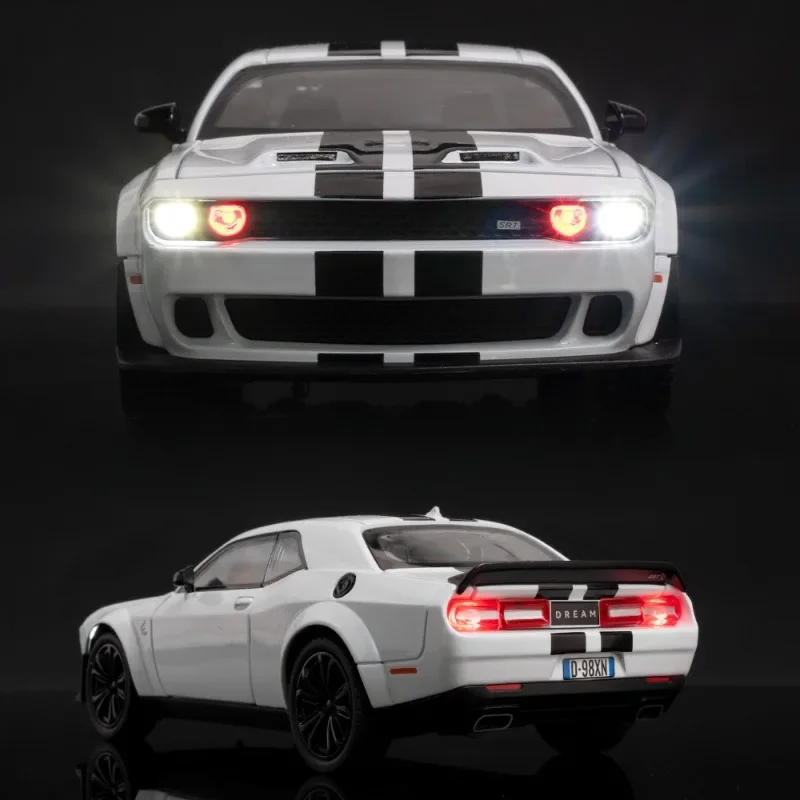 Simulation 1/24 Scale Dodge Challenger SRT Hellcat Alloy Car Model Sound Light Children Toy Vehicle Metal Miniature Voiture