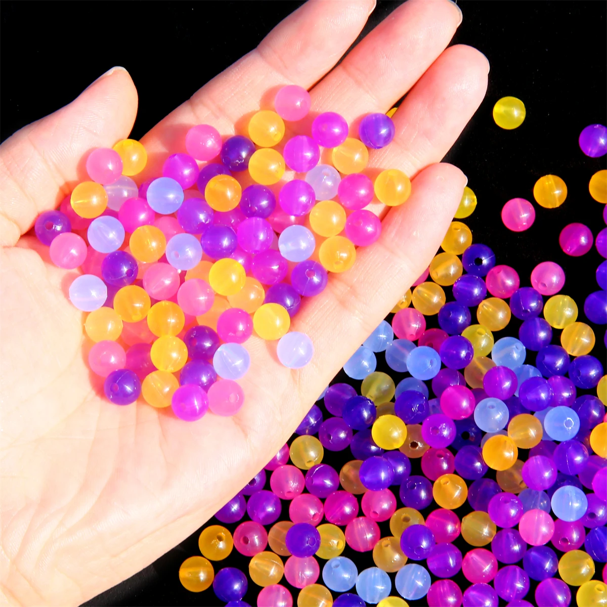 100Pcs 8mm Sunlight UV Color Changing Acrylic Round Beads Loose Spacer Beads DIY Bracelet Phone Chain Jewelry Making Accessories