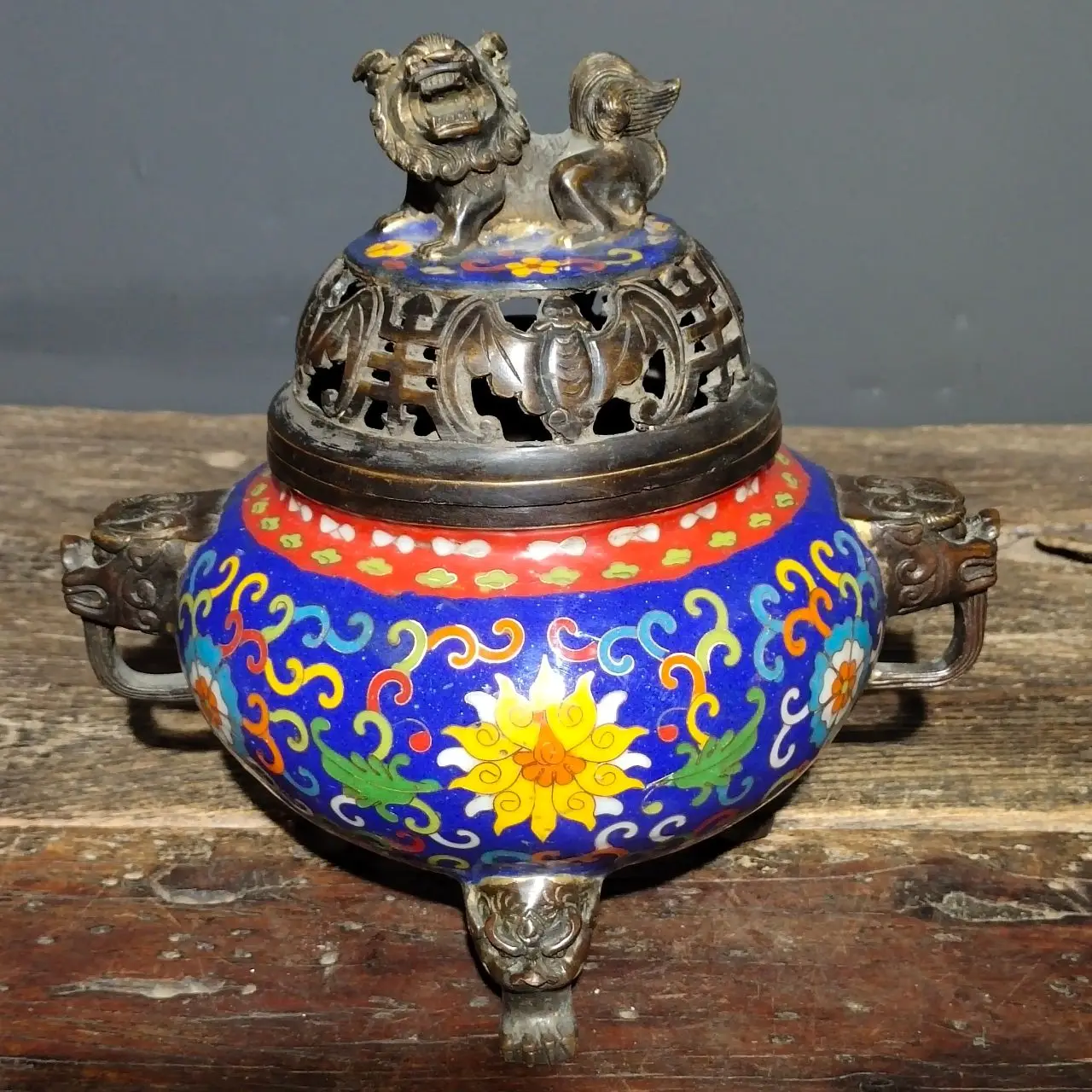 

10"Tibetan Temple Collection Old Bronze Cloisonne Enamel lion Dragon head Ear Three-legged incense burner Town House Exorcism