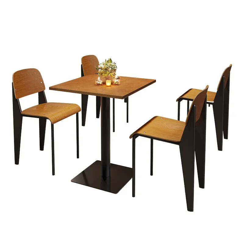 Table et chaise de è, thé au lait, dessert, célébrité Internet