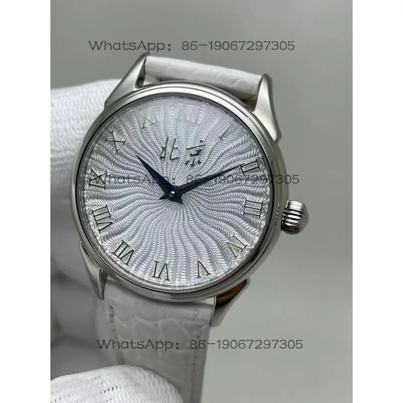 Manual Mechanical Men's Watch with Silver Tire Pattern