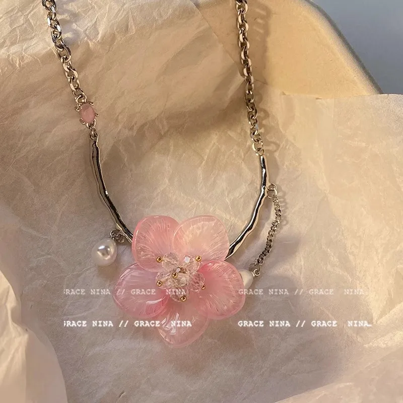 رومانسية المتخصصة الوردي الحلو زهرة الترقوة سلسلة تنوعا مزاجه قلادة المرأة اللؤلؤ هامش سلسلة الترقوة