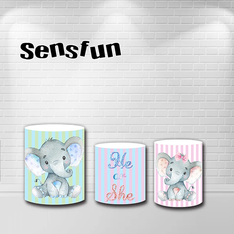 يظهر جنس الفيل الصغير غطاء خلفية مستديرة للحفلات ، أغطية أسطوانية مخططة ، هو أو هي ما سيكون خلفية الطفل