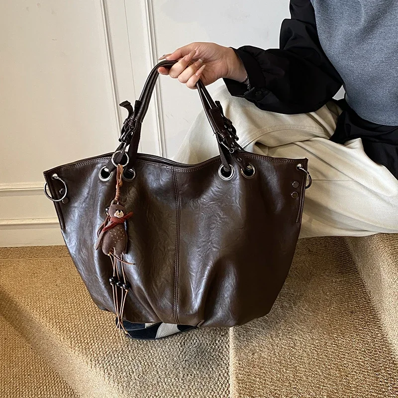 

Stylish Design Large Capacity Solid PU Versatile Shoulder Bags 2026 Fashion Temperament Classic Style Commute Tote Bag for Women