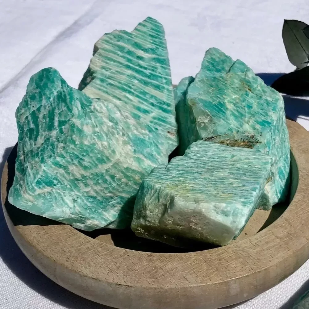 

Natural Amazon Raw Stone, Energy Gem With Healing Properties, Suitable For Home, Office And Aquarium Decoration, Demagnetization