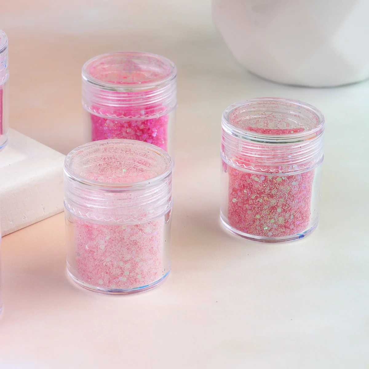 

5Pcs Nail Shimmering Glitter Powder Mixed 1mm 2mm 3mm Gradient Sequins Powder for Nails Dipping Manicure Long-Lasting Natural