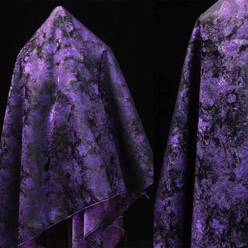 

Фиолетовая металлическая жаккардовая ткань с блестящей градиентной текстурой вышивки для ретро-костюмов, новая дизайнерская ткань для пальто в китайском стиле