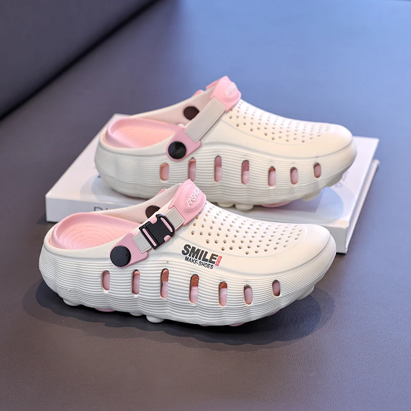 

A pair of children's two-way sandals-slides with casual design, for summer, beach use and daily casual wear BQY-9957-1