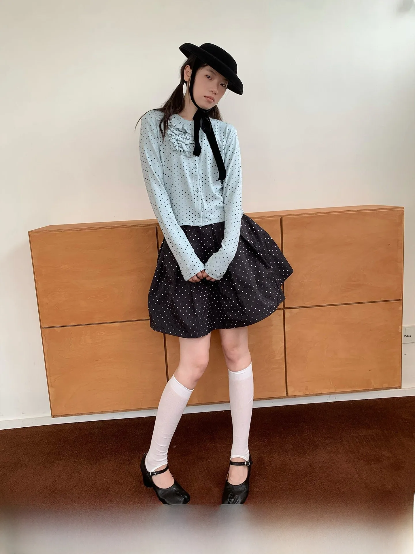 

SOOMIE оригинальный светло-голубой многослойный вязаный длинный открытый кардиган Miu в горошек с рюшами, женский повседневный топ