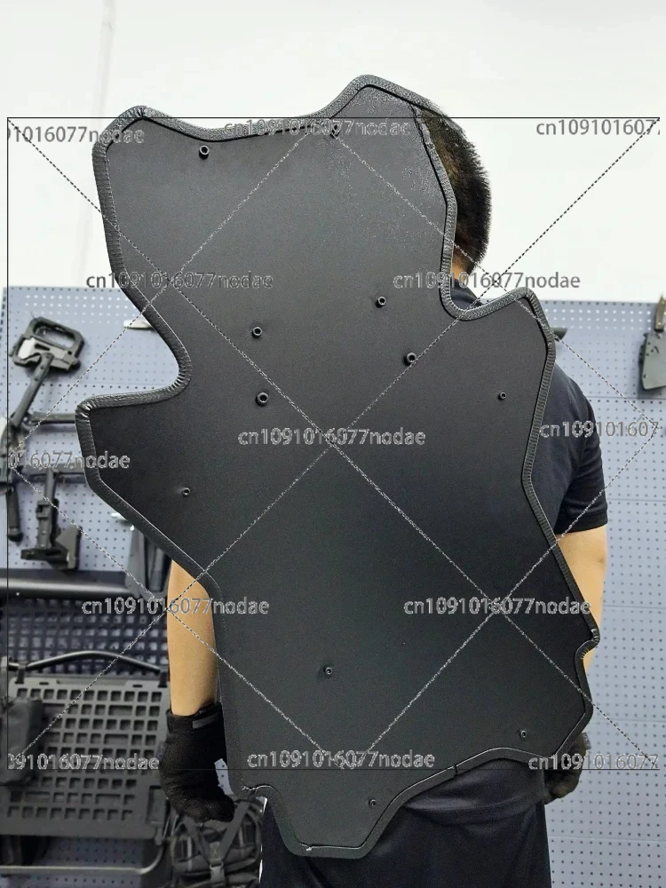 18 درع مشترك مضاد للرصاص، درع القطط، لعبة المناورات، شغب U، الدعائم التالية، نموذج كوس