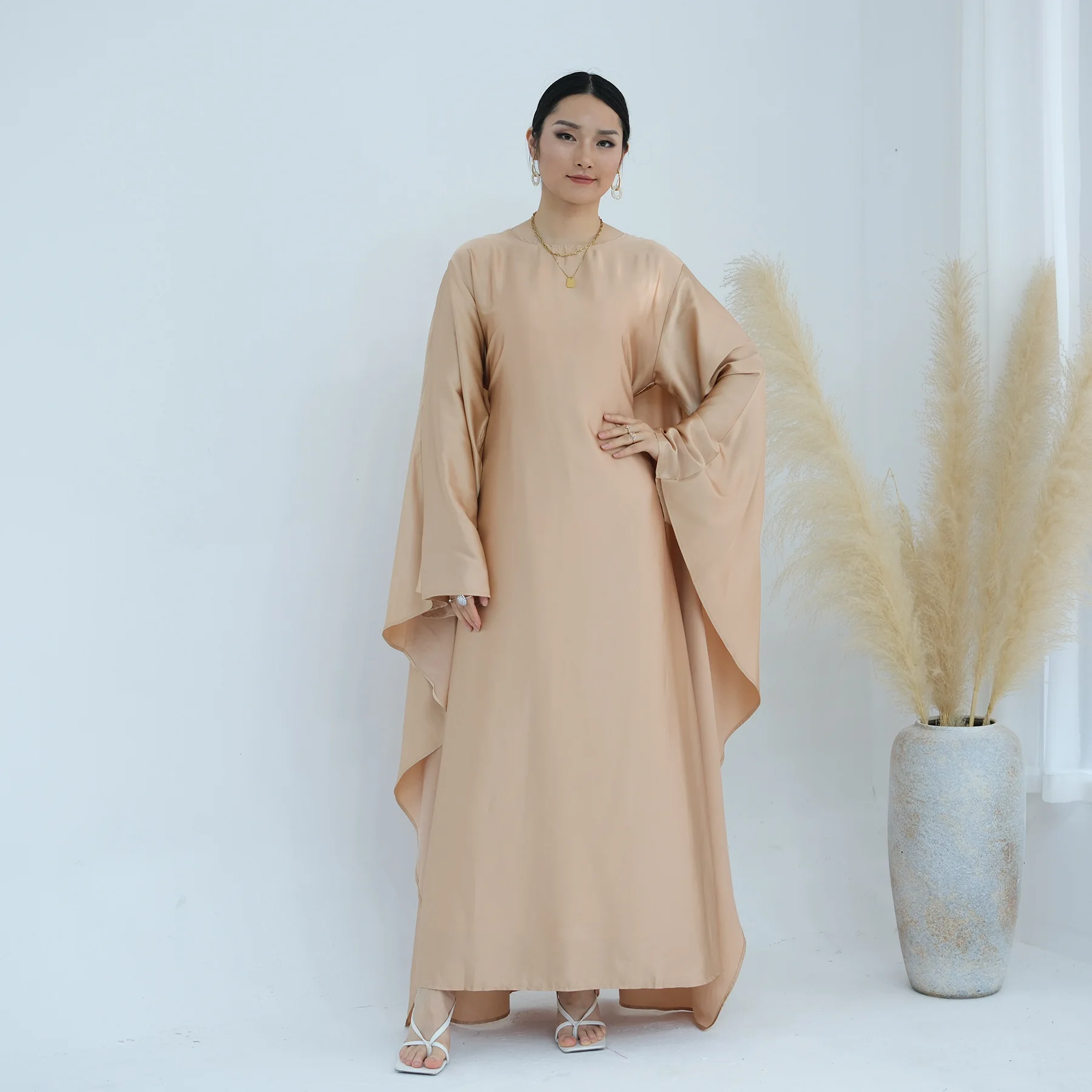 

2026 Ramadan Women Muslim Modest Dress Luxury Dubai Satin Abaya Party Outfit Fashion Turkey Robe Islam Jalabiya Kebaya Arab Gown