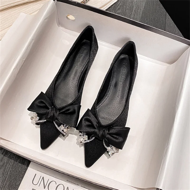 

Women's Pointed Toe Flat Shoes Rhinestone Satin Slip on Shoes Casual Breathable Ballet Flats Women Flat Shoes Loafers Size34-43