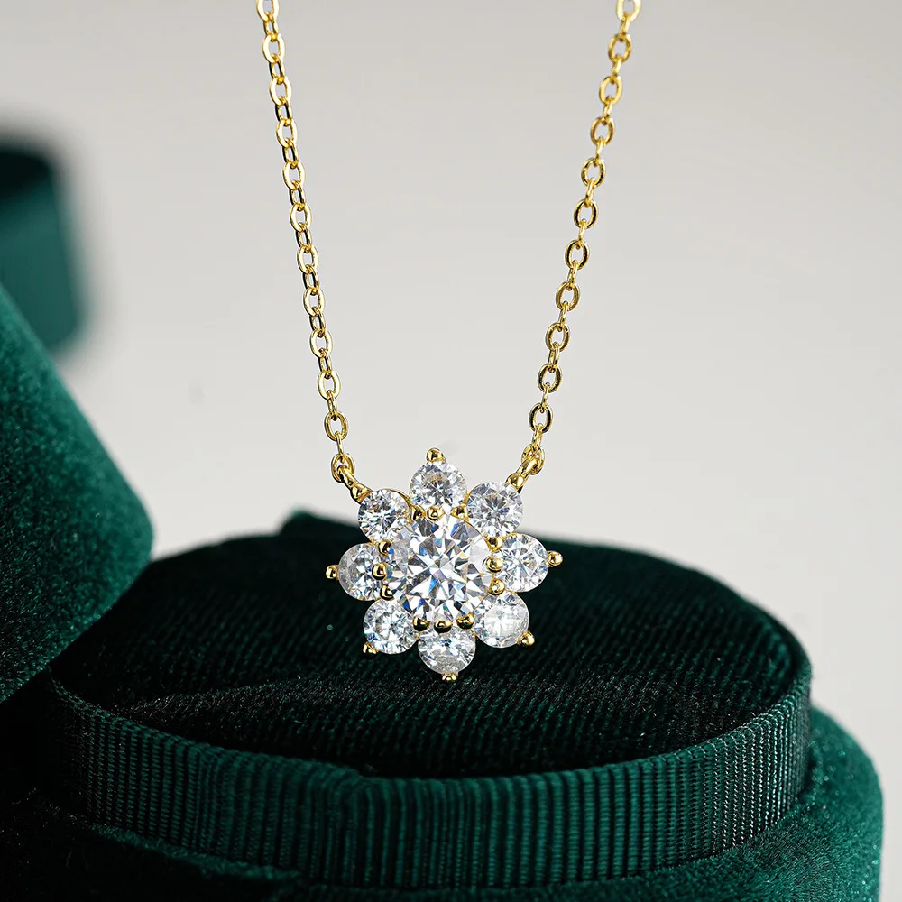 18K Gold Pendant, Moissanite Necklace, Ladies' Sunflower Classic Six Claw Snowflake, Platinum PT950 Diamond Collarbone Chain