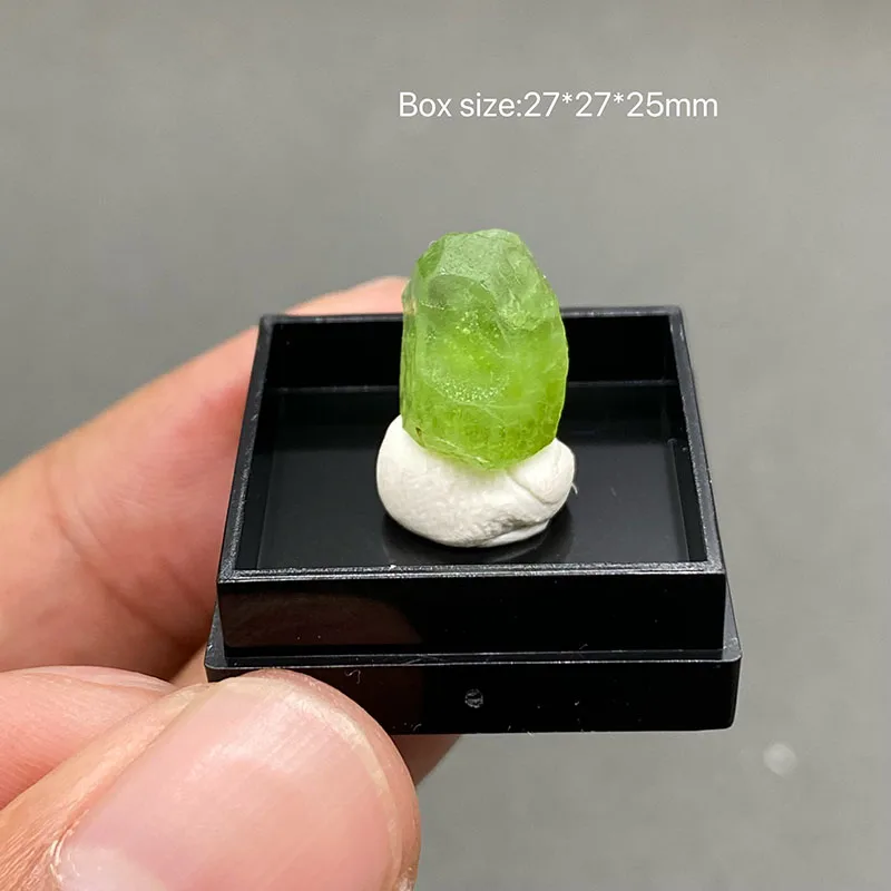 

100% natural Big olivine rough crystal quartz ore specimens Mineral rough gem stone +Box size：27*27*25mm