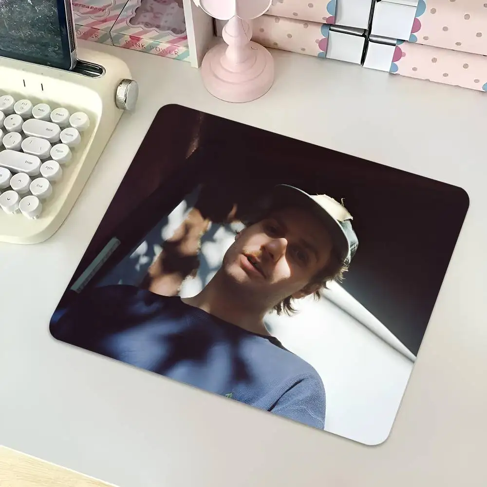 1pc Rock Singer M-Mac D-Demarco Small Mousepad Keyboard Pad Laptop Cushion Non-slip Deskpad