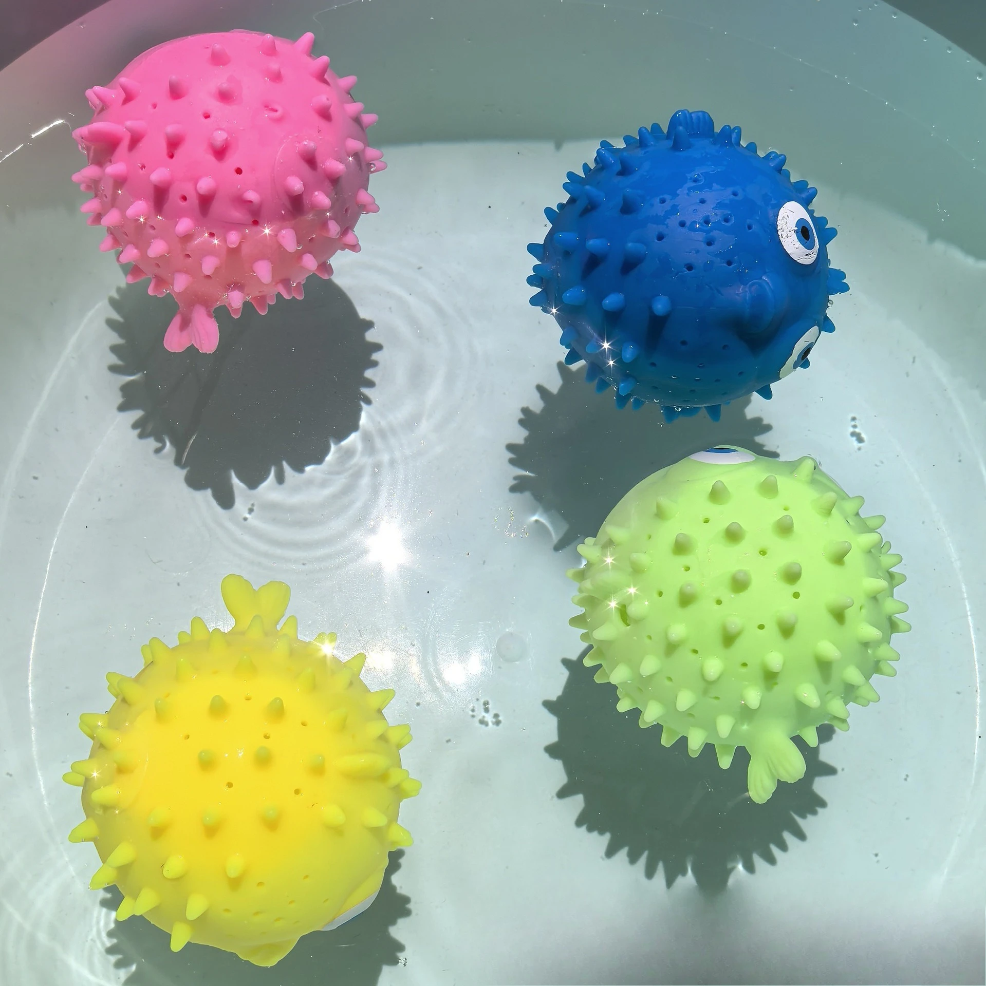 Squishy ของเล่นอาบน้ําเด็กชายหาดสระว่ายน้ําความเครียดบรรเทาน้ํา Splash เล่นของเล่นเด็กอ่างอาบน้ําเกมบีบ Dolphin Sensory Fidgets