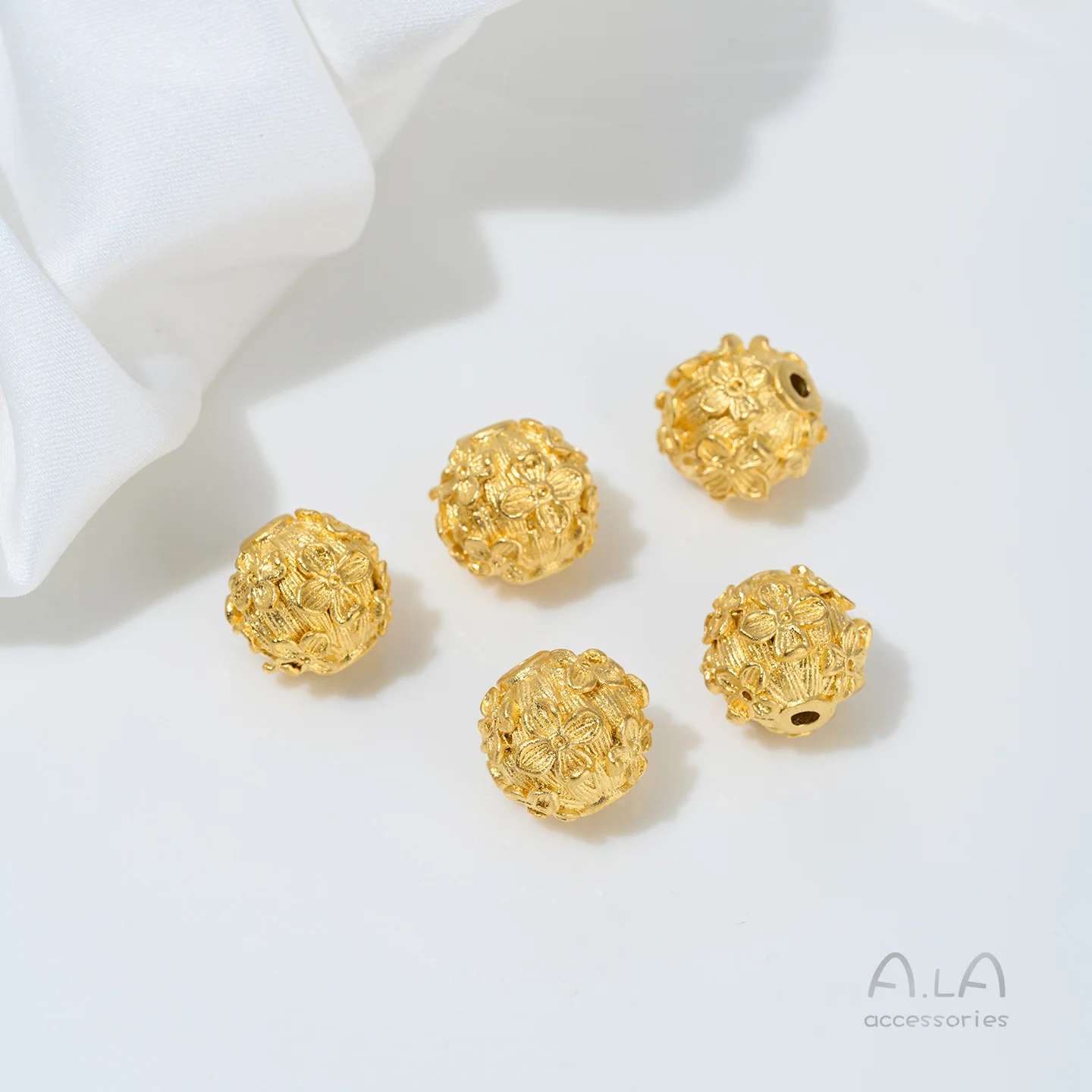 Vietnamese Sand Gold Lotus Bead Partition Accessories Round Beads Loose Beads Handmade DIY Beaded Crystal Bracelet Material view 2