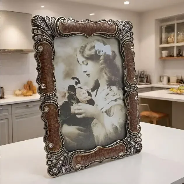 Europe style 6/7 inches bronze red Metal photo Frames Picture Photocard Holder Photo Frame  for home decoration