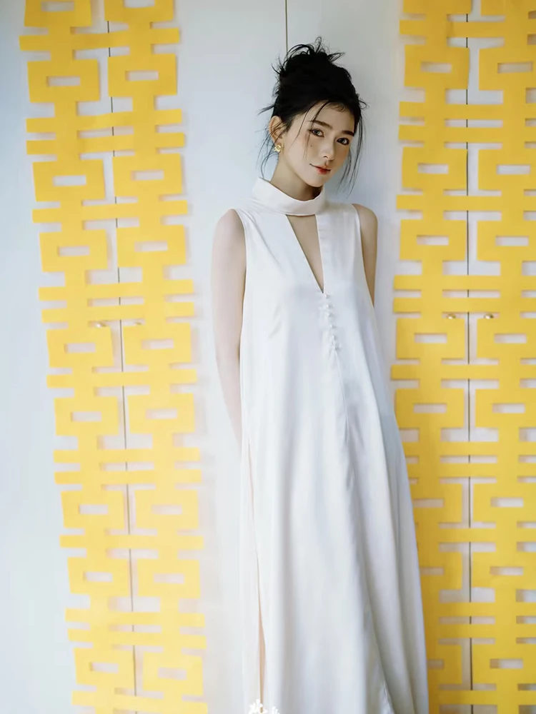 

Elegant Backless Hanging Neck Wedding Dress Morning Robe for Bride High-End Luxury Customizable Engagement Ceremony Dress