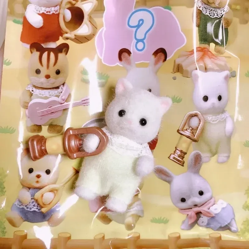 Heiße Original Sylvanian Families Modell spielzeug Baby Mini Figur Zimmer Dress Up Nette Box Kuchen Glück Tasche Puppe Geburtstag Kinder Geschenke