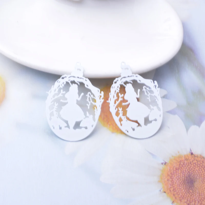 30 Stück AB7630 40*28,5mm Messing Alice Anhänger Pilz Eichhörnchen Blätter Mädchen Oval Anhänger DIY Schmuck Ohrring Zubehör – Detail 7