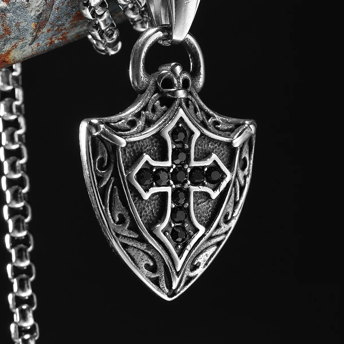 Cross Shield Pendants 316L Stainless Steel Necklace Retro Men Black Gem Amulets Chains Rock Punk Party Jewelry Gift Dropshipping