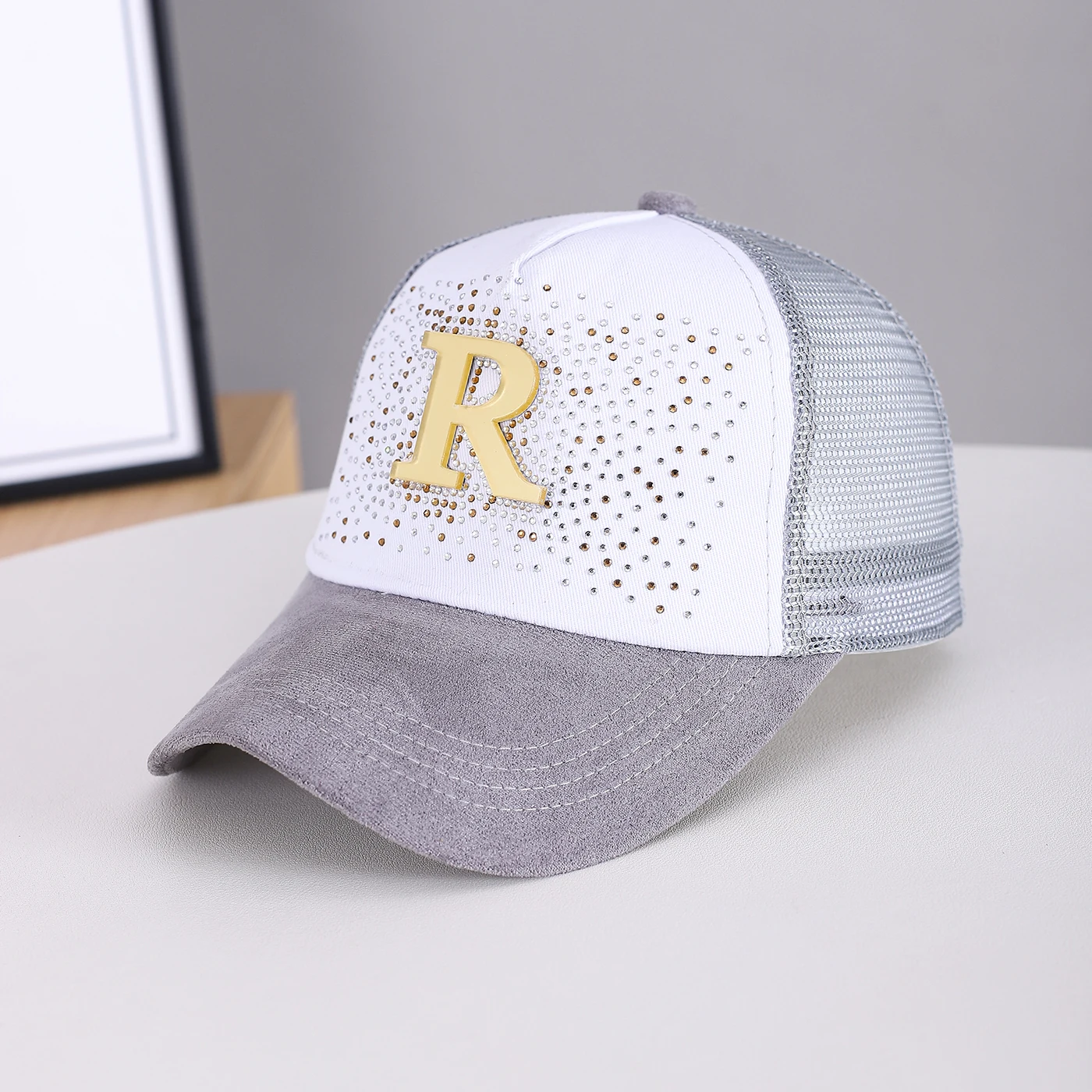 Shiny Luxury Style Diamond-Encrusted Metal R Logo Multi-Color Suede Netted Baseball Cap, Suitable for Summer Outdoor Activities