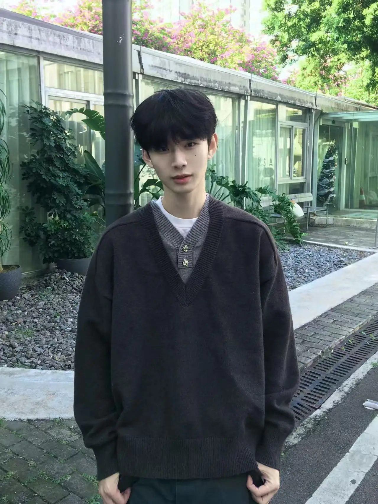 

Мужской теплый вязаный свитер свободного кроя с V-образным вырезом и длинными рукавами для осени и зимы, повседневный модный стиль