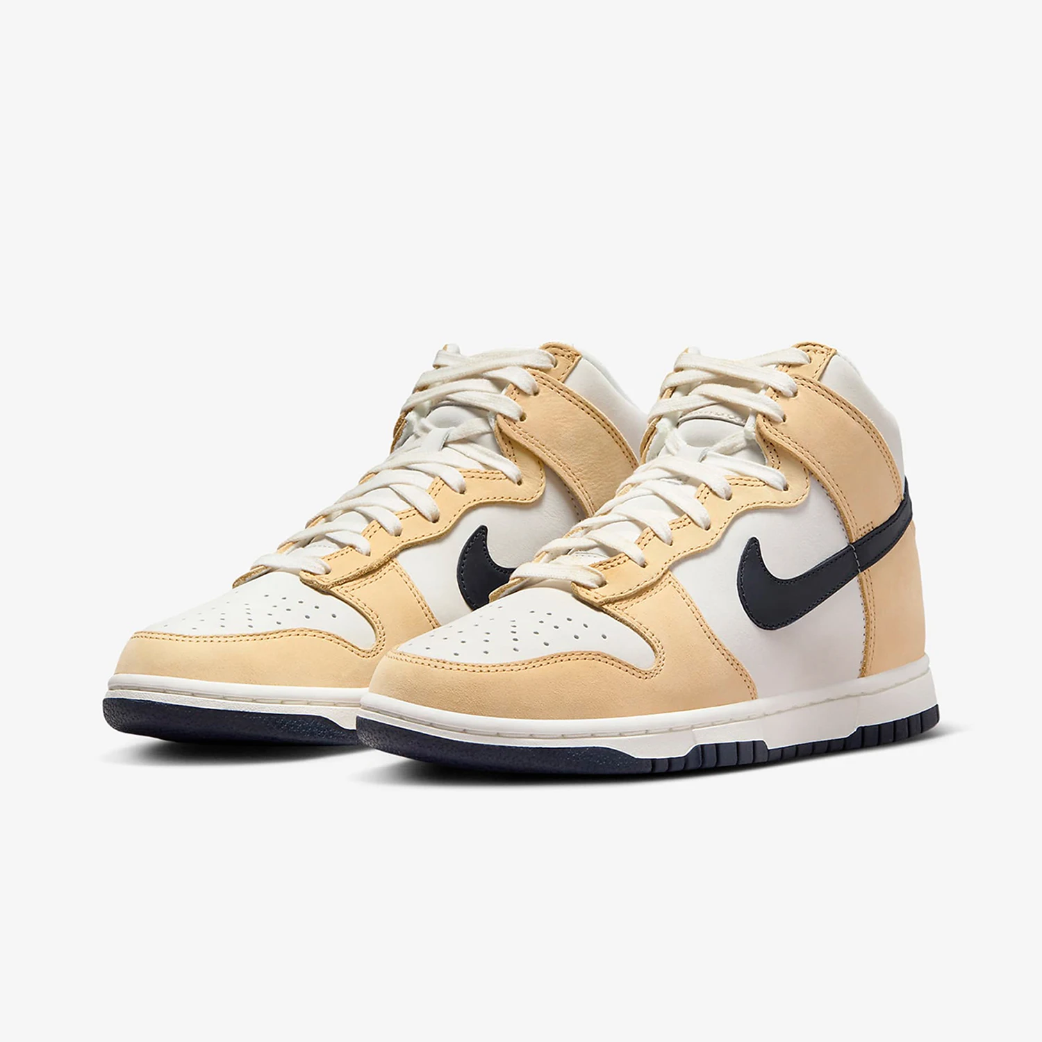 

Модные женские кроссовки Nike Authentic Dunk High DX2044-101