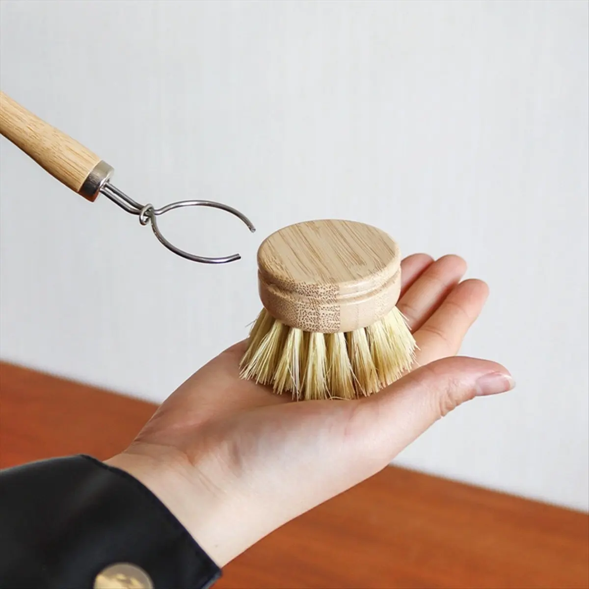 AA1736~Sisal Pot Brush Long Handle Brush Dishwashing and Pot Washing Bamboo Handle Brush Kitchen Cleaning Descaling