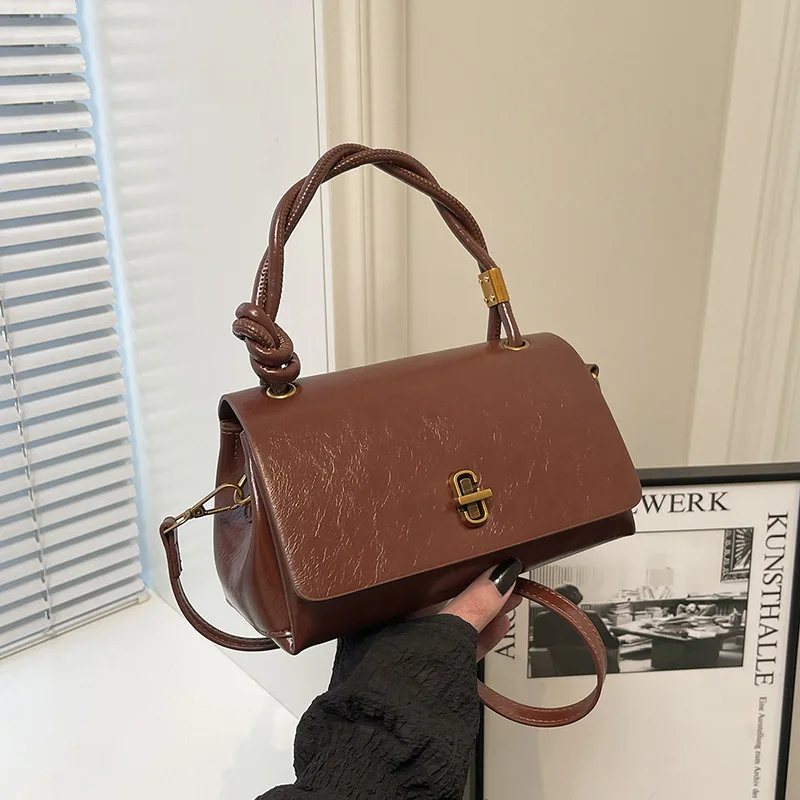 

New Niche Messenger Bag Women, Lock Chain Handbag, Fashionable Versatile Shoulder Bag, Design Sense Commuting