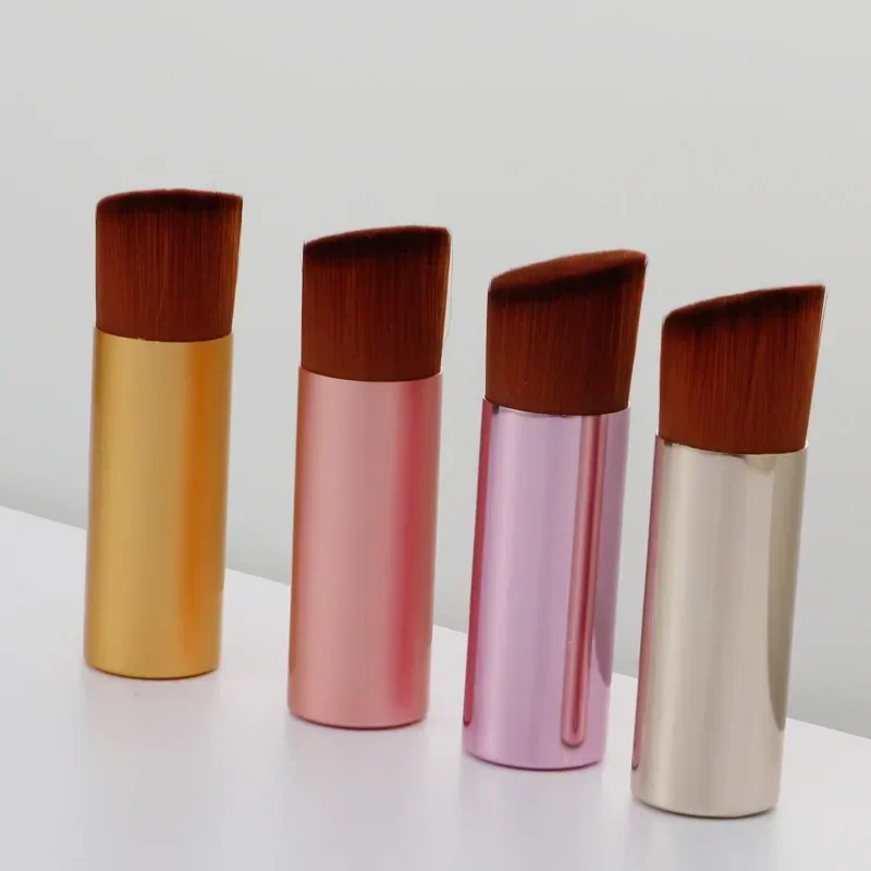 Pennello per trucco Pennello per fondotinta piatto inclinato Pennello per modellare l'asta corta Strumenti per la bellezza del viso Pennello per trucco per fard in fibra