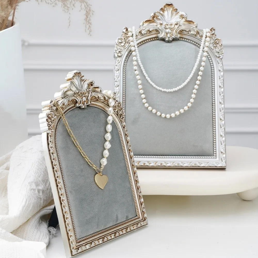 Velvet Lining Jewelry Display Stand Three-dimensional Pattern Flannel Lining Display Holder Resin Gold Pattern