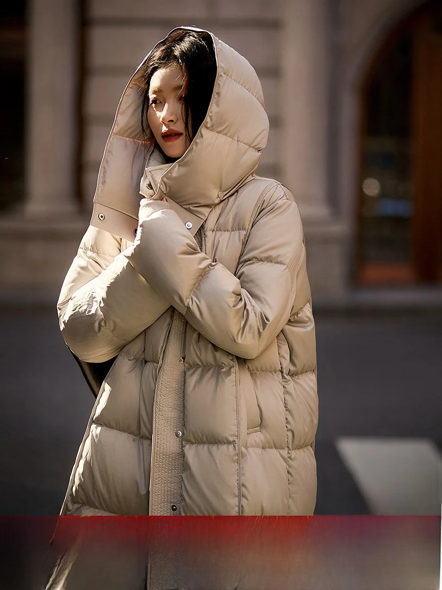 

Зимнее пуховое пальто Snowy Haven 95 из белого гусиного пуха с капюшоном, утолщенным воротником-стойкой, средней длины, для женщин