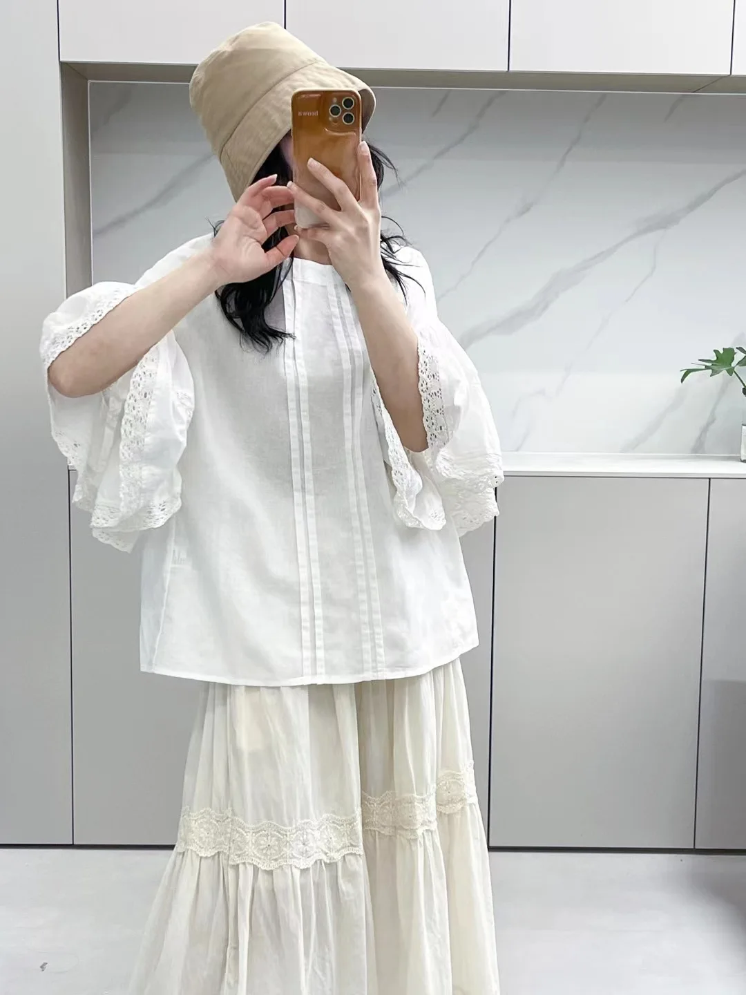 

Vintage lace patchwork shirts and blouses for women summer bohemian o neck ruffle sleeve hollow out cotton shirts