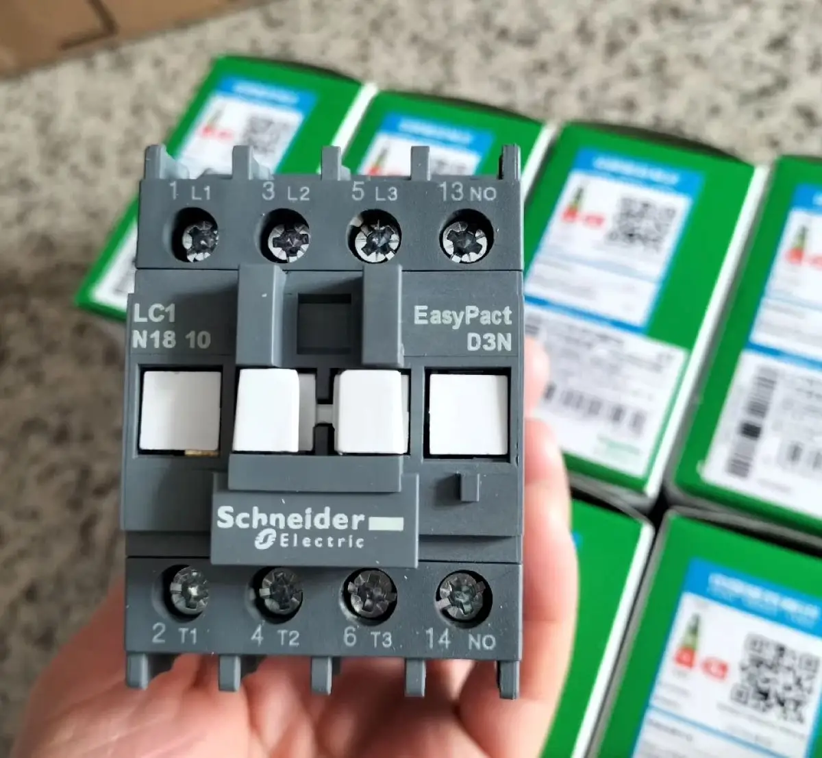 Easy TeSys Control 3P contactor (1NO) - AC-3 - = 440V 18A - 220V LC1N1810M7N