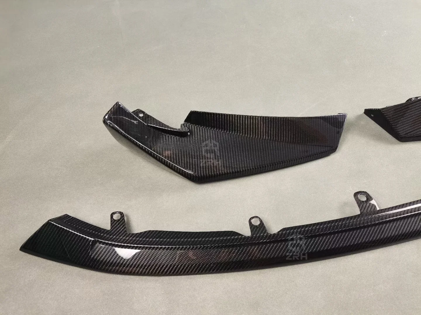 Lábio dianteiro de fibra de carbono para M3 M4 G80 G82 Lábio do para-choque dianteiro estilo CSL