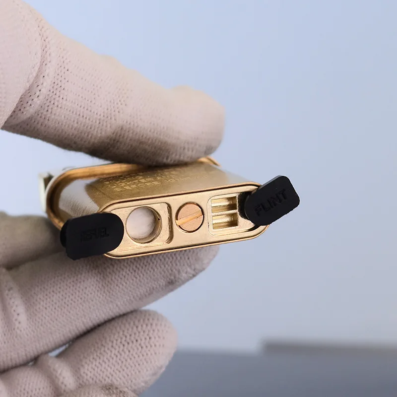 

2026 CHIEF Retro Brass Kick Cap Mechanical Ejection Lighter Windproof Vintage Fuel Kerosiene Lighter Classic Design